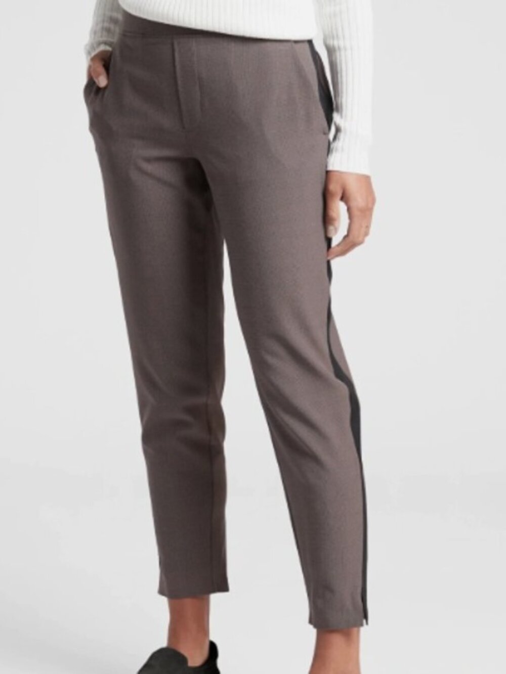 Elevated Athleisure Athleta Brooklyn Gray/Brown Plaid Ankle Pant Women’s Size 10